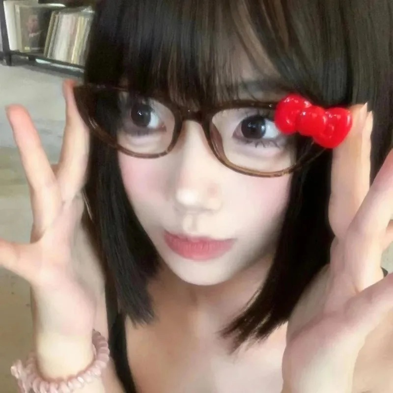 Y2K овальные очки с красным ба – обзор и цена Art Craft Glasses